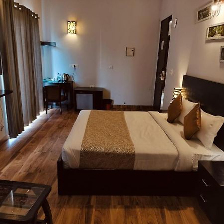 Pearl Suites At Omex Entrenity Vrindāvan Exterior photo