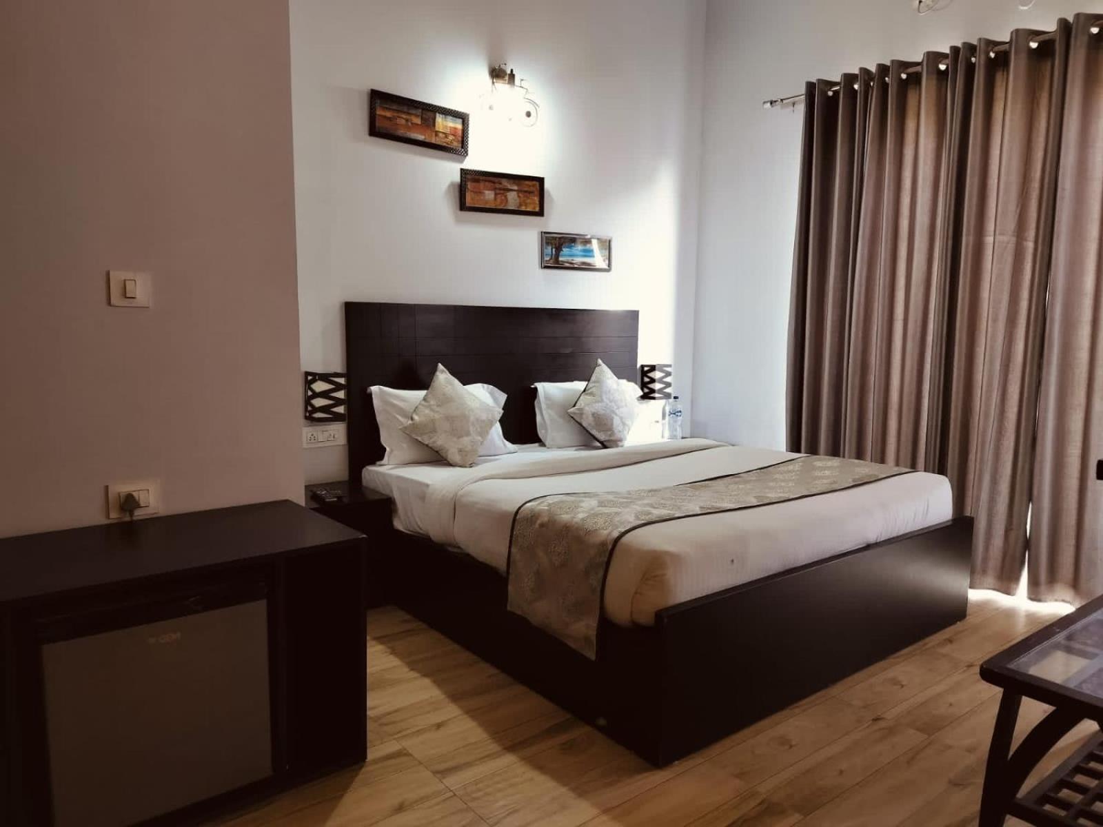 Pearl Suites At Omex Entrenity Vrindāvan Exterior photo
